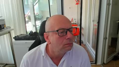 Snapshot of machinegun3dx chatting on 07-16-26, 05:57 Andy online show from 07-16-26, 05:57