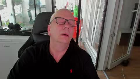 Snapshot of machinegun3dx chatting on 07-21-26, 04:15 Andy online show from 07-21-26, 04:15