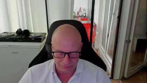 Snapshot of machinegun3dx chatting on 07-21-26, 06:32 Andy online show from 07-21-26, 06:32
