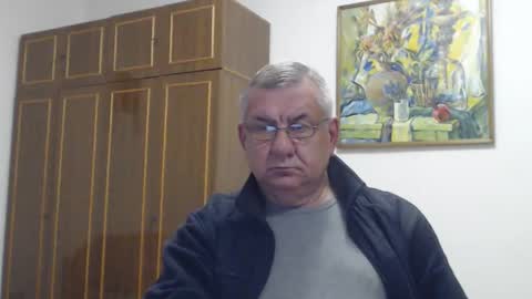 Snapshot of machomale3 chatting on 10-28-25, 07:05 Macho online show from 10-28-25, 07:05