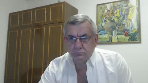 Snapshot of machomale3 chatting on 11-17-25, 10:26 Macho online show from 11-17-25, 10:26