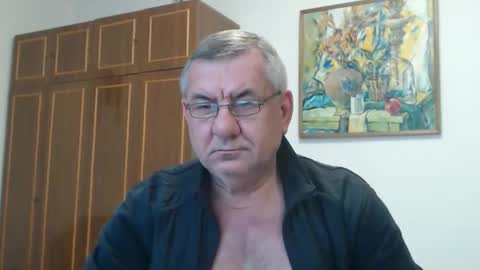 Snapshot of machomale3 chatting on 11-22-25, 01:21 Macho online show from 11-22-25, 01:21