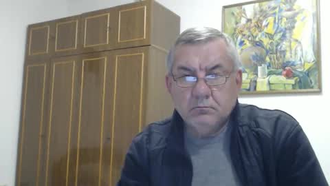 Snapshot of machomale3 chatting on 11-24-25, 02:44 Macho online show from 11-24-25, 02:44