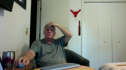 mackdocc001 online show from 04-22-26, 01:45