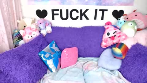 Mackenzie Wolfe online show from 02-27-26, 06:24