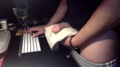 Snapshot of maclowe chatting on 11-08-25, 09:31 MacLowe online show from 11-08-25, 09:31