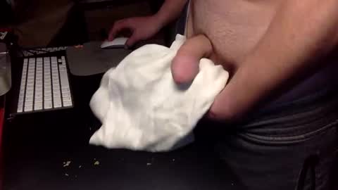 Snapshot of maclowe chatting on 11-22-25, 11:31 MacLowe online show from 11-22-25, 11:31