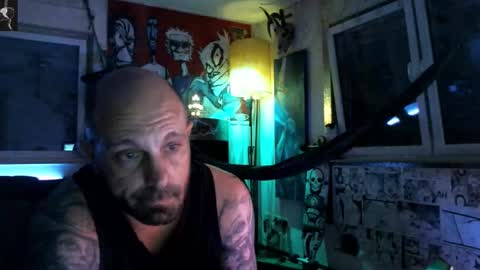 Snapshot of mad_dem0n chatting on 09-18-25, 12:23 Manuel online show from 09-18-25, 12:23