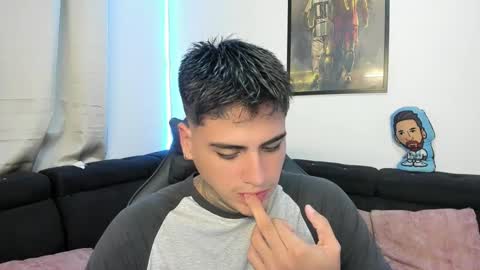 Snapshot of mad_maxxx1 chatting on 02-20-25, 11:32 max online show from 02-20-25, 11:32