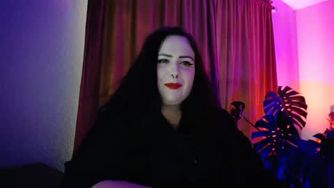 Miss Morticia online show from 12-20-24, 05:40