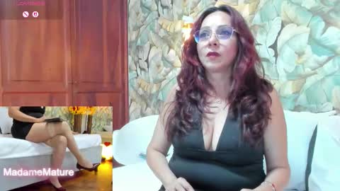 Snapshot of madame_angelic_1 chatting on 11-25-25, 04:56 Madam Angelic online show from 11-25-25, 04:56
