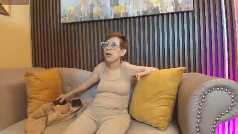 Madame online show from 07-18-26, 12:09