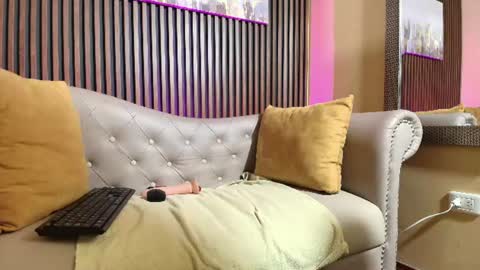 Madame online show from 07-24-26, 05:22