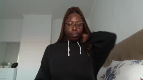 Snapshot of madamindigo chatting on 12-21-24, 02:37 YourMadamIndigo online show from 12-21-24, 02:37