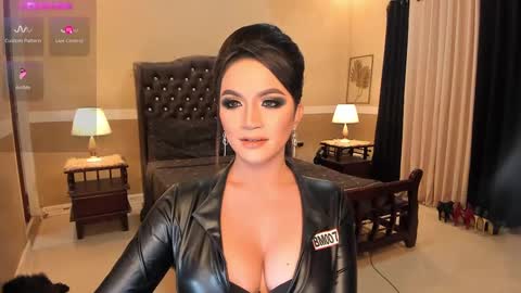 Snapshot of madammistressdominatrixxx chatting on 01-13-25, 04:28 Alison Kloss online show from 01-13-25, 04:28