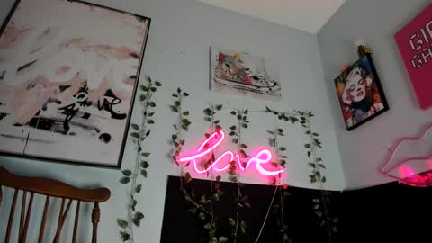 Snapshot of maddi_avalon chatting on 02-13-25, 01:26 Maddi Avalon online show from 02-13-25, 01:26