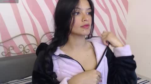 Snapshot of maddie__cute chatting on 10-14-25, 08:42 Maddie Cute online show from 10-14-25, 08:42