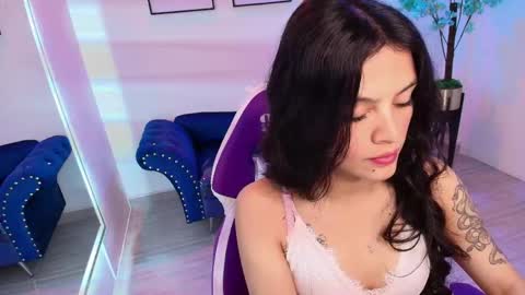 maddie_t18 online show from 04-22-26, 11:45