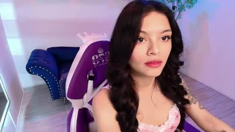 maddie_t18 online show from 04-23-26, 11:31