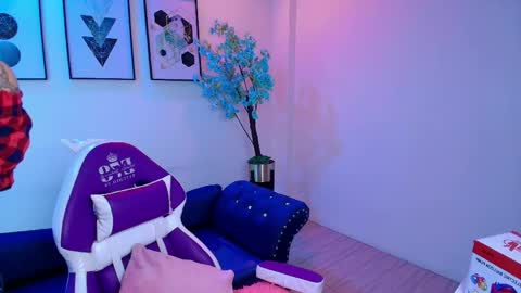 maddie_t18 online show from 05-28-26, 11:29