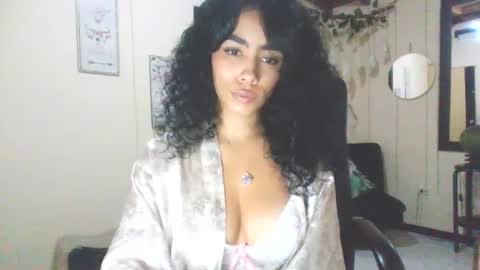 Snapshot of maddie_thompsonn chatting on 10-10-25, 03:38 maddie_thompsonn online show from 10-10-25, 03:38