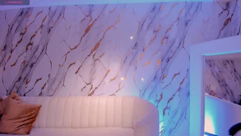 Maddison online show from 10-18-25, 05:10