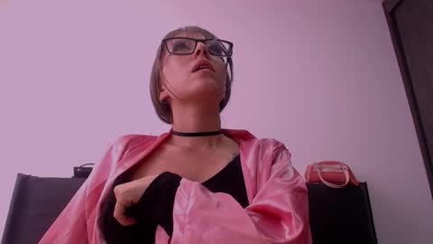 Maddy UwU online show from 11-18-25, 09:19