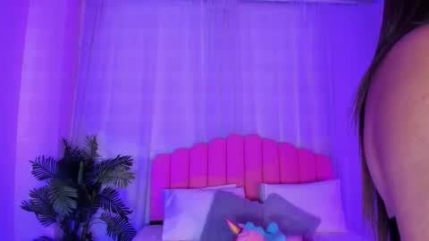 Snapshot of maddy__bigboobs chatting on 10-31-25, 05:30 maddy__bigboobs online show from 10-31-25, 05:30