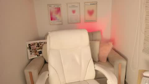 Maddy online show from 04-21-26, 01:42