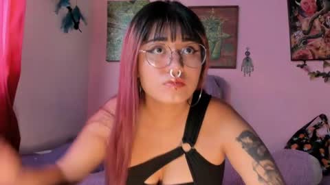 Snapshot of maddy_jhonsson chatting on 07-10-26, 08:33 Maddy online show from 07-10-26, 08:33