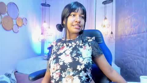 Snapshot of maddy_magic chatting on 11-22-25, 08:08 Maddy online show from 11-22-25, 08:08