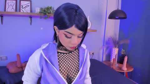 Maddy  online show from 11-26-25, 11:44