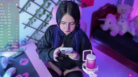 Snapshot of maddyfoox chatting on 01-06-25, 10:15 Maddy Foox online show from 01-06-25, 10:15