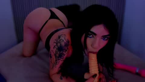 Snapshot of maddyperez8 chatting on 06-10-26, 08:46 BELLA online show from 06-10-26, 08:46