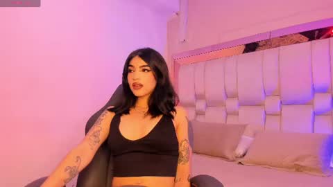 Snapshot of maddyperez8 chatting on 06-30-26, 03:29 BELLA online show from 06-30-26, 03:29