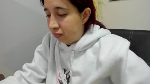 Snapshot of madelaine_blosson chatting on 04-21-26, 10:32 Madelaine online show from 04-21-26, 10:32