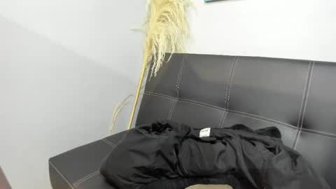 Snapshot of madelaine_blosson chatting on 04-30-26, 10:21 Madelaine online show from 04-30-26, 10:21