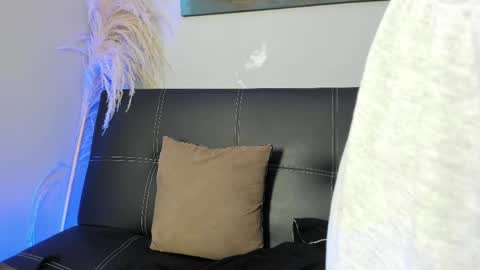 Snapshot of madelaine_blosson chatting on 05-01-26, 10:20 Madelaine online show from 05-01-26, 10:20