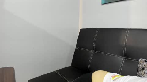 Snapshot of madelaine_blosson chatting on 05-23-26, 10:30 Madelaine online show from 05-23-26, 10:30