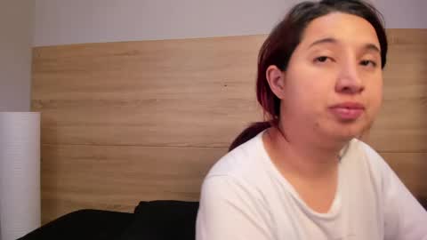 Snapshot of madelaine_blosson chatting on 06-10-26, 10:25 Madelaine online show from 06-10-26, 10:25