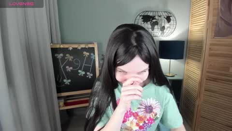 Snapshot of madelaines chatting on 11-30-25, 08:40 madelaines online show from 11-30-25, 08:40