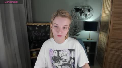 Snapshot of madelaines chatting on 12-20-25, 08:43 madelaines online show from 12-20-25, 08:43