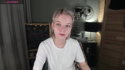 Snapshot of madelaines chatting on 01-07-26, 08:50 madelaines online show from 01-07-26, 08:50