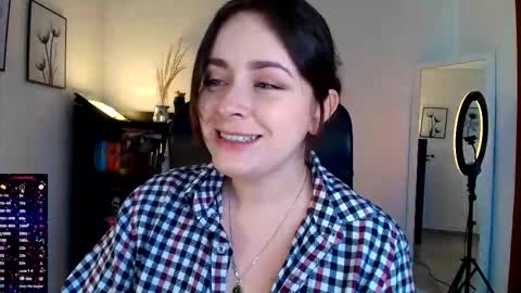madelamee online show from 02-18-26, 08:27