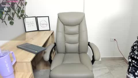 Madeleine  online show from 11-27-25, 12:46