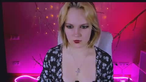 Madeline online show from 02-11-26, 05:12