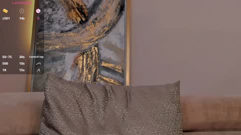 Snapshot of madelinefox_ chatting on 02-08-25, 11:24 Madeline online show from 02-08-25, 11:24