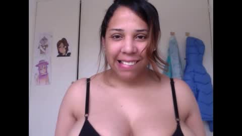madellein online show from 10-21-25, 06:08
