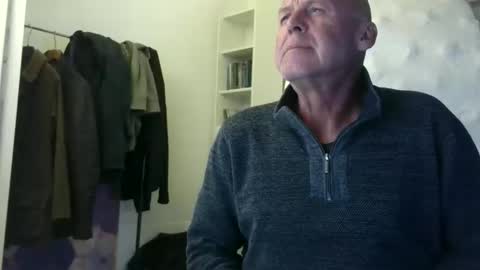 Snapshot of madio1187940 chatting on 10-15-25, 12:11 madio1187940 online show from 10-15-25, 12:11