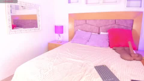    online show from 03-08-25, 07:09